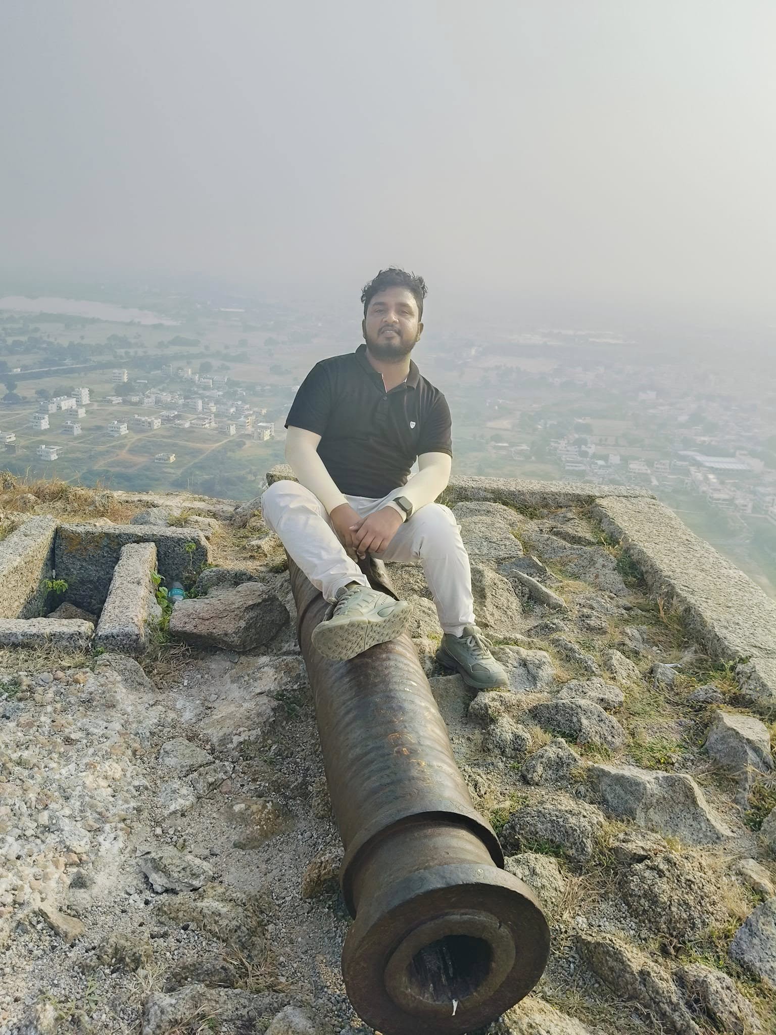 Conquering the Heights of Bhongir Fort! 🏰🌄