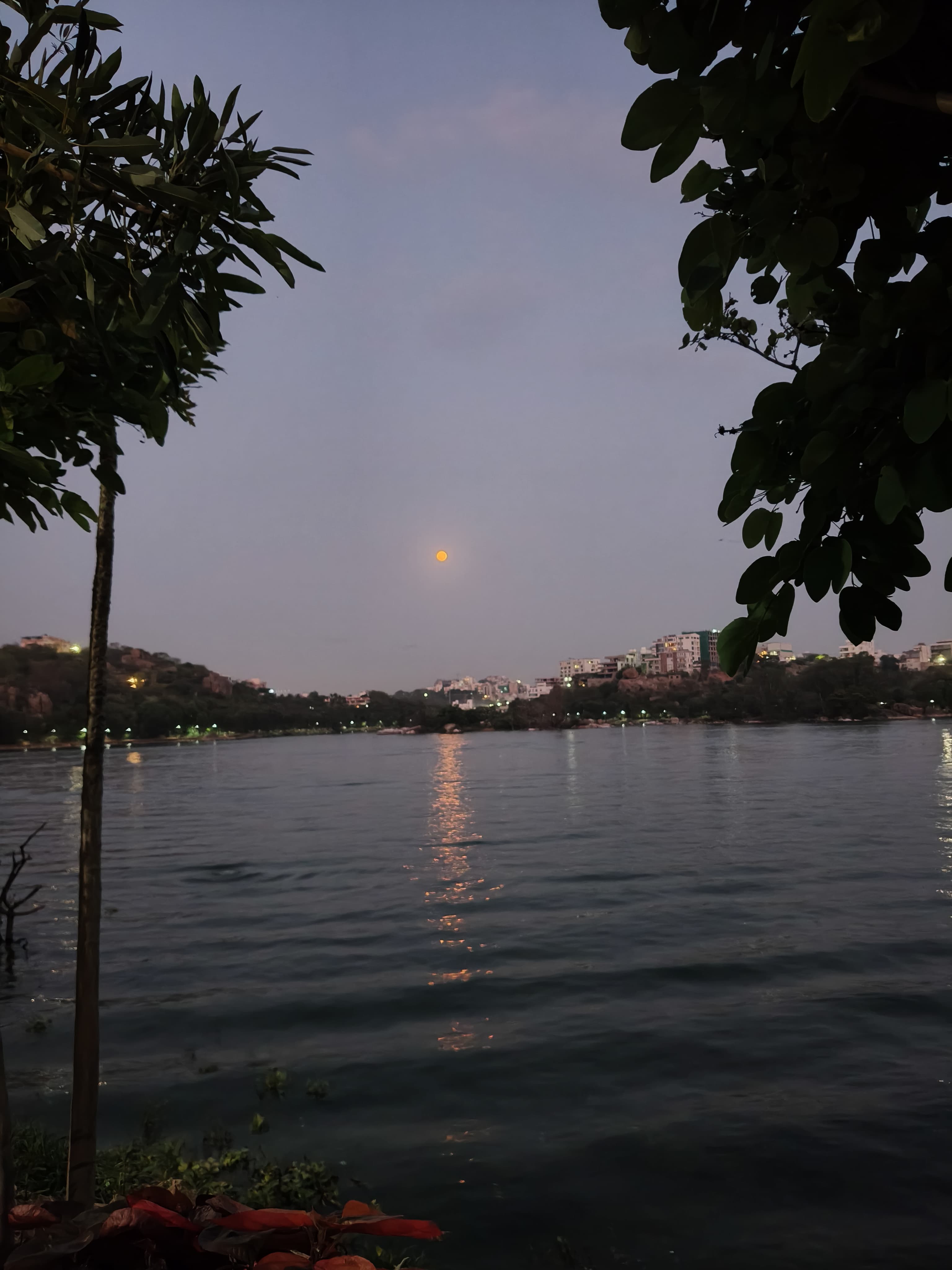 Durgun Cheruvu - Moon View 